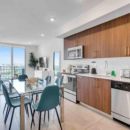Amazing 3 Bed Unit In Dwntwn Miami With Free Parking Apartment